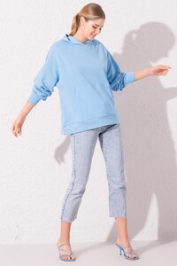 kapusonlu-kanguru-cep-detayli-sweatshirt_15332_mavi-mavi_2_enbuyuk.jpg