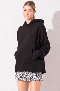 kapusonlu-kanguru-cep-detayli-sweatshirt_15332_siyah-siyah_1_enbuyuk.jpg