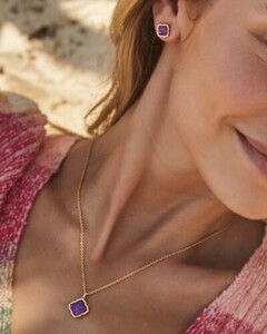 kendra-scott-mallory-pendant-necklace-gold-plum-kyocera-opal.jpg