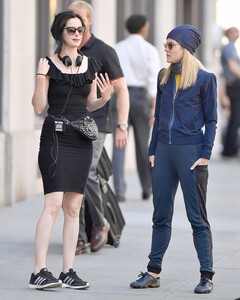 krysten-ritter-and-rachel-taylor-on-the-set-of-jessica-jones-3-in-new-york-07-10-2018-3.jpg