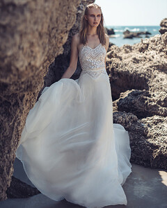 lilium_bridal_couture_43913033_2211421752436859_2123008186096654069_n.jpg