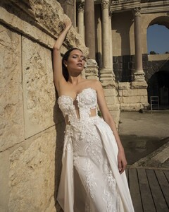 lubnasafadi_couture_53020544_2242190906099200_5763546410917382915_n.jpg
