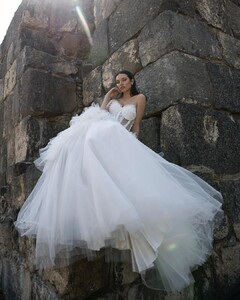 lubnasafadi_couture_53691629_258979371722323_2955667581387727865_n.jpg