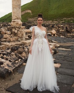 lubnasafadi_couture_54277256_2307520345937652_1755845113505977470_n.jpg