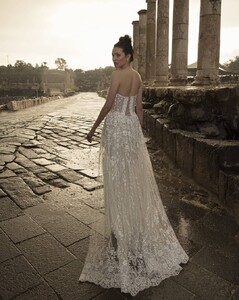 lubnasafadi_couture_54447272_277676283152615_2946861566037319888_n.jpg