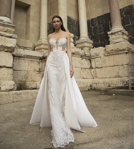 lubnasafadi_couture_57506146_862329907439535_1561656945592389585_n.jpg