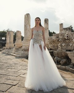 lubnasafadi_couture_59799250_137422077336802_9124540362153204811_n.jpg