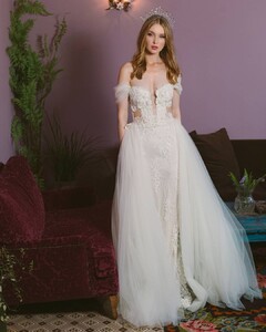 lubnasafadi_couture_89993103_914059179051737_6634033757934285638_n.jpg