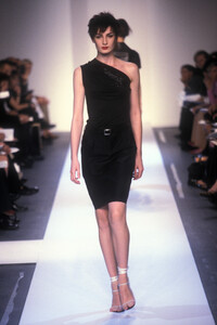 narcisso-rodriguez-ss-2000-2.thumb.jpg.b61aff0371822ea42ae81abe863f855a.jpg