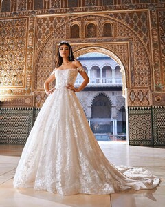 pronovias_238511659_558194658643598_5625661107689831572_n.jpg