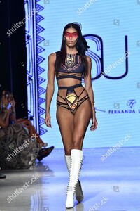 silvia-ulson-show-runway-miami-swim-week-miami-usa-shutterstock-editorial-9761258aa.thumb.jpg.daf198958aa4de22e474ef506c6c7588.jpg