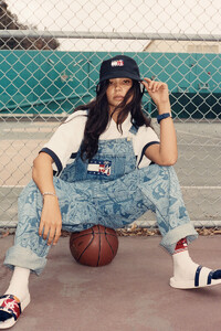 space-jam-a-new-legacy-tommy-jeans-capsule-collection-release-info-09.jpg