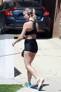 sydney-sweeney-out-jogging-in-los-angeles-04-16-2020-4.jpg