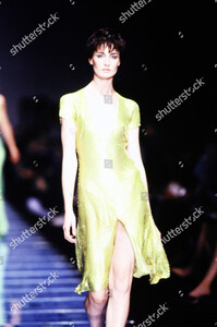 versace-spring-2000-ready-to-wear-runway-show-milan-italy-shutterstock-editorial-10434179cp.jpg