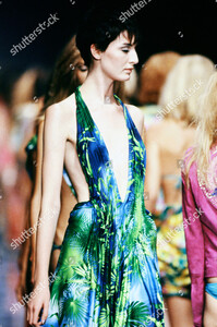 versace-spring-2000-ready-to-wear-runway-show-milan-italy-shutterstock-editorial-10434179hp.jpg