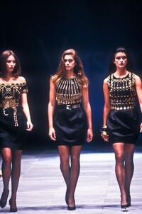 versace-ss-1990.thumb.jpg.6d4d467899a0b846464da1c0138a76a1.jpg