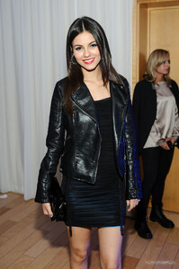 victoria-justice-red-light-management-grammy-after-party-(11).png