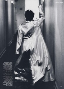 von_Unwerth_US_Vogue_October_1993_04.thumb.jpg.53686f526385d112f7b7ef4ce01e2294.jpg