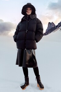 00008-Moncler-Womens-Fall-21.jpg