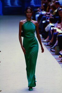 1000639321_balmain-couture-fall-1998(7).thumb.jpg.e4ffc1fb4f2e80bcdaaf8eb084985d58.jpg