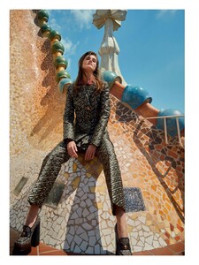 Harpers Bazaar Japan 11202-page-002.jpg