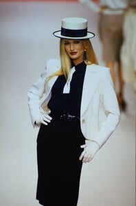 1012245054_ysl-ss-1996(1).thumb.jpg.d03ed8906a09d7becbb03783a5fe7c2c.jpg