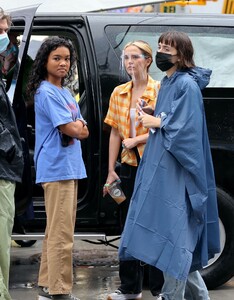         zoe090921BZNimage105.jpg