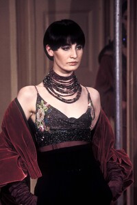 104835089_JeanPaulGaultier1998HauteCouture94.thumb.jpg.72fc0344184ce692b68ec407f2cdea38.jpg