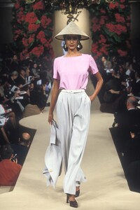 1090212758_YvesSaintLaurent1998HauteCouture9.thumb.jpg.41331e1bb3e8c1c2cc88c1c172b82402.jpg