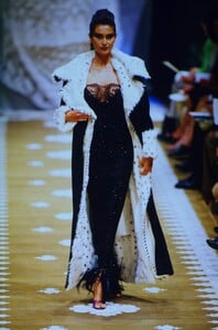 1107680884_ungaro-hc-fw-1999(3).thumb.jpg.66981827cad16984ea72247ee1946d03.jpg