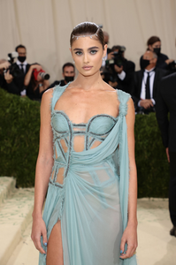 [1340175971] The 2021 Met Gala Celebrating In America - A Lexicon Of Fashion - Arrivals.png