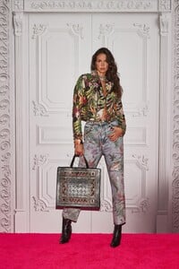 00013-%20Philipp-Plein-Spring-2022-RTW-Credit-brand.jpg