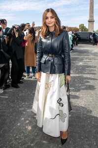        jen280921BZNimage3.jpg