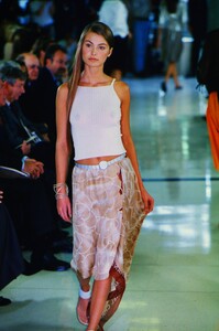 1222108482_chanel-ss-1999(3).thumb.jpg.48cb33f6f91ea98e4baf87f7a2e1d225.jpg