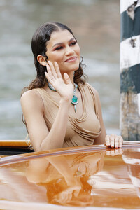 Zendaya+Coleman+Celebrity+Sightings+Day+3+6fOnbKU2gnux.jpg