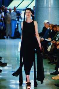 1259988057_chanel-ss-1999(8).thumb.jpg.f73b2f19c31f3252f967664d65166b00.jpg