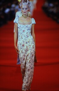 1272076434_givenchy-ss-1997(4).thumb.jpg.81457196986df39505d31c8598ef8964.jpg