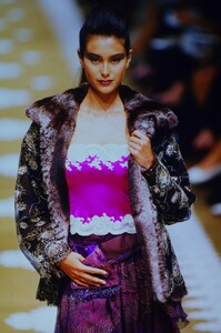 1283491823_ungaro-hc-fw-1999(4).thumb.jpg.52ed773638e3afbd8ca4d882de512213.jpg