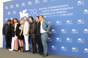 Zendaya+Coleman+Dune+Photocall+78th+Venice+ZDzTMf2pr5gx.jpg