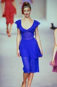 1331179153_blumarine(11).thumb.jpg.14faaa0e0f1709136ce6234244fada4a.jpg