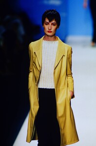1350028140_oscar-de-la-renta-ss-2000(4).thumb.jpg.5c34f89625313062d9f42416db5fbef2.jpg