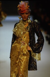 1396603178_emanuel-ungaro-hc-ss-1994(6).thumb.jpg.a2a6d3fd3282ed232996693738e64a2b.jpg