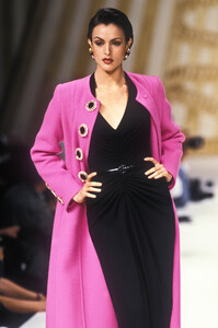 1399268513_PierreBalmainCoutureFall19925.thumb.jpg.ddc96ea4ca001bea2209e039b98d4b5d.jpg