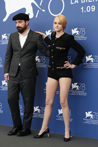 Kristen+Stewart+Spencer+Photocall+78th+Venice+IVt6KeJslCUx.jpg