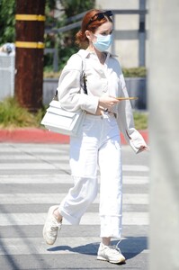       zoe020921BZNimage103.jpg
