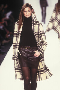 1521718319_RalphLaurenFall20012.thumb.jpg.17046bec76e49fc9a1231a3576ae56f0.jpg