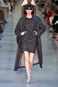 Sofia Steinberg Max Mara Spring 2022 RTW MFW 1.jpg