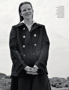 2021-09-25 - Elle Italia-page-007.jpg