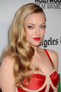 amanda_seyfried_06 (2).jpg