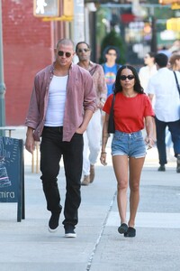       zoe040921BZNimage110.jpg